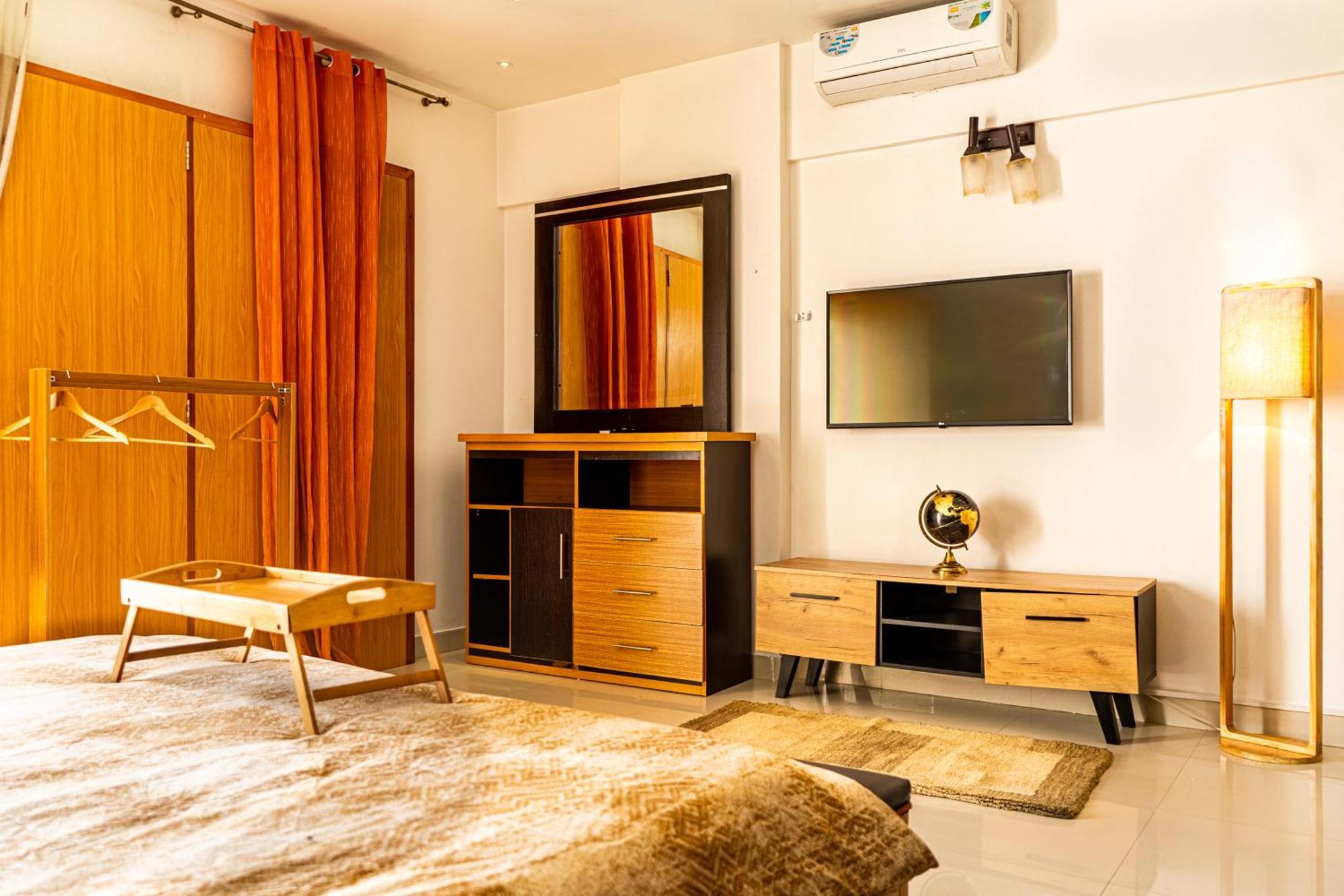 Chambres Meublees Avenue Cheikh Anta Diop Dakar Exterior foto