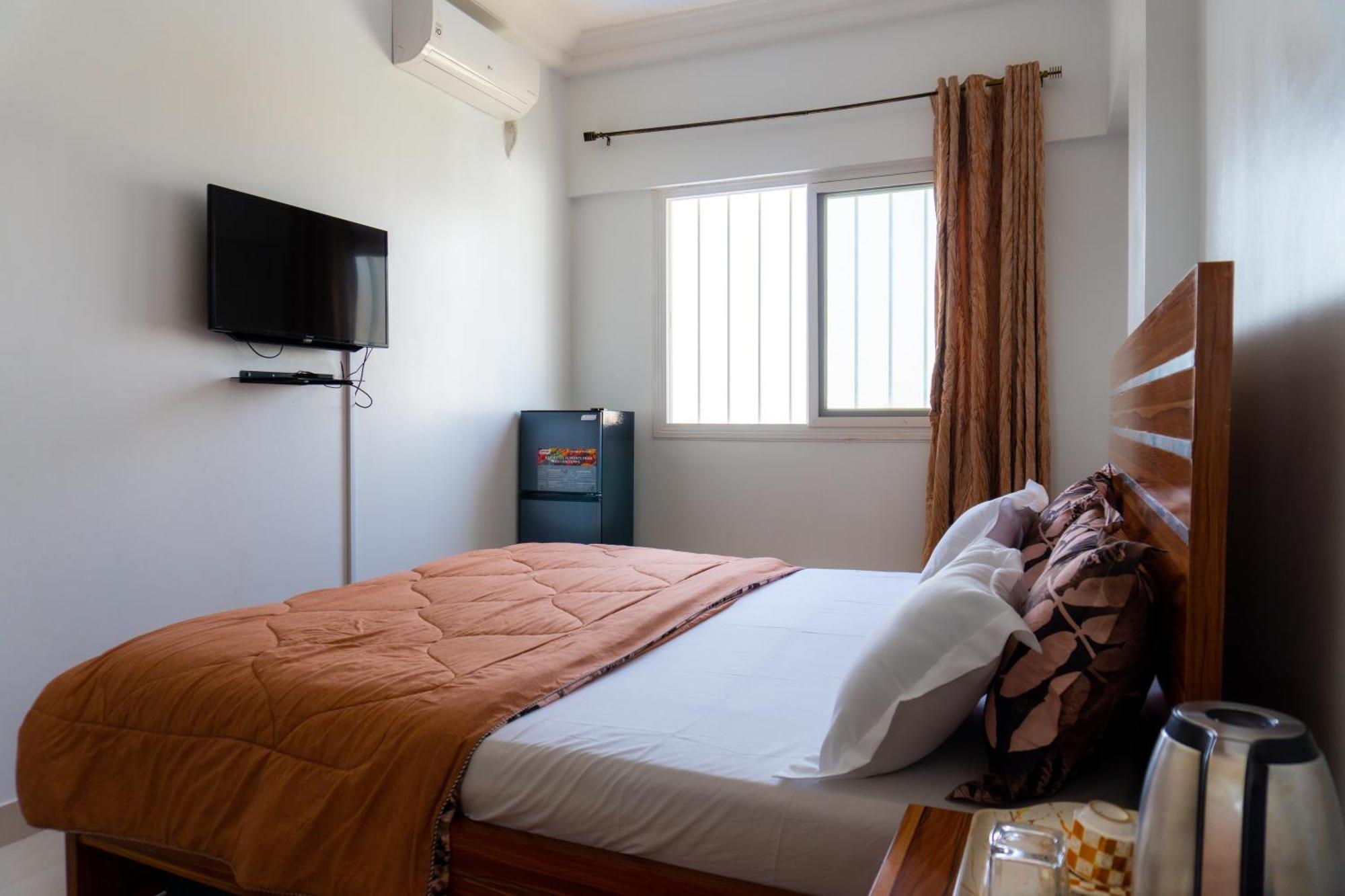 Chambres Meublees Avenue Cheikh Anta Diop Dakar Exterior foto